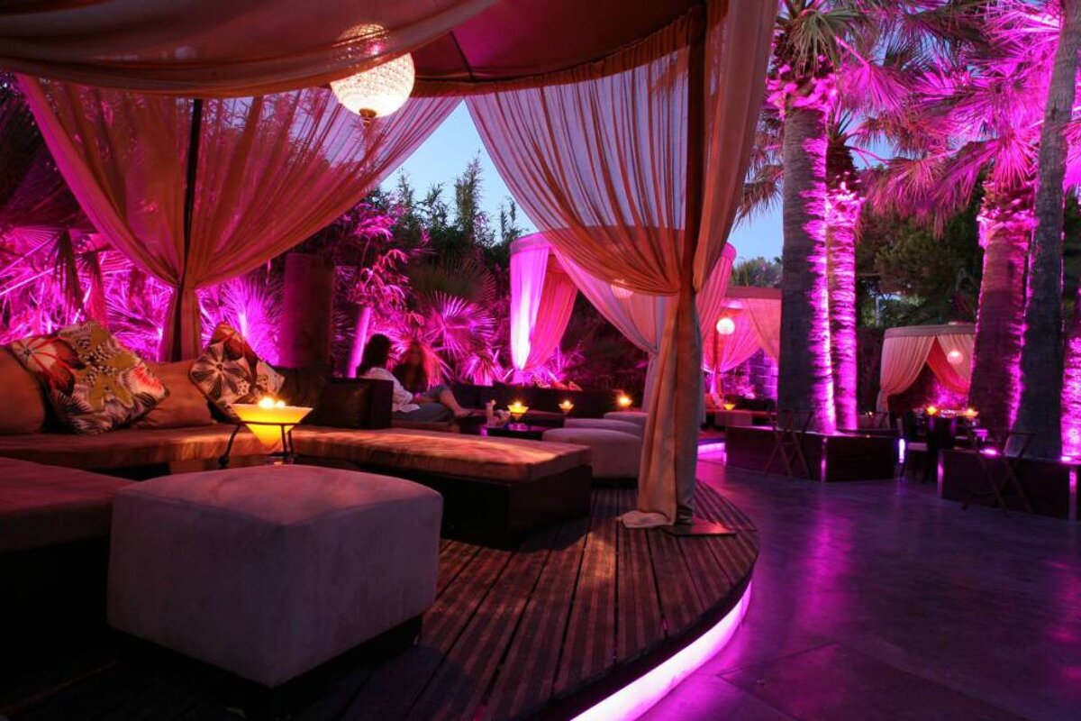 Le Baoli terrace