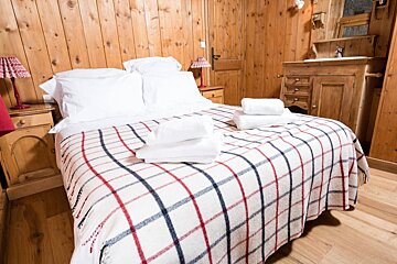 Les Oursons Chalet, La Tania double room