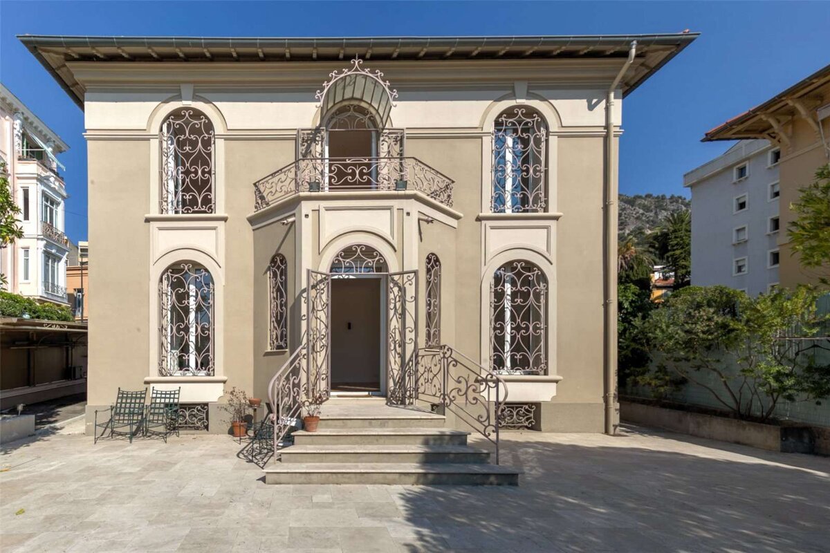 Savills Estate Agent, Beaulieu-sur-Mer