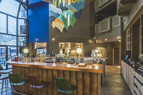 The Life Space Bar, Chamonix bar