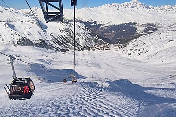 looking down on the telecabine in Les Arcs