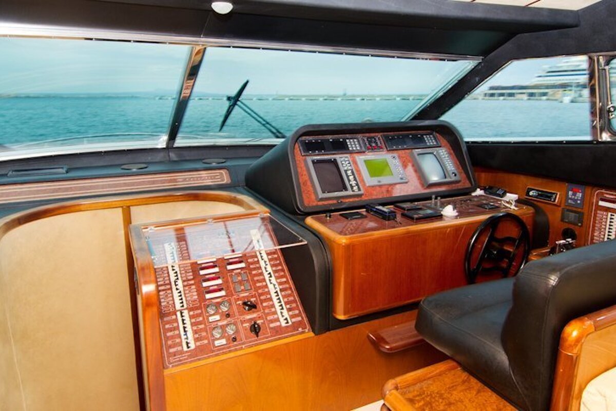 Ferretti 70' 21.7m Motor Yacht, Palma de Mallorca cockpit