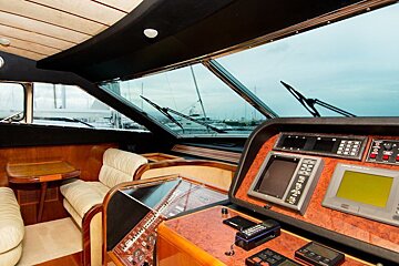 Ferretti 70' 21.7m Motor Yacht, Palma de Mallorca cockpit
