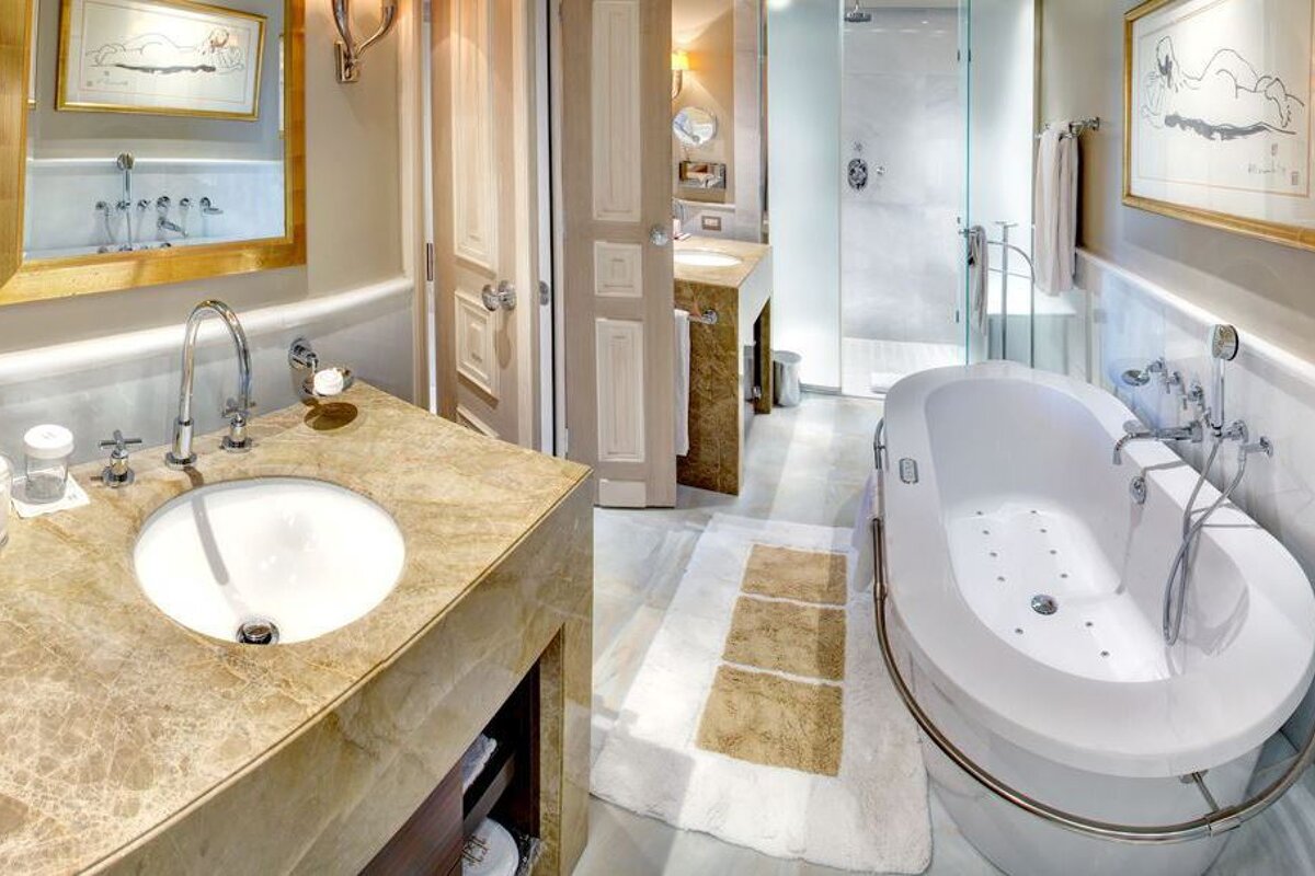 Hermitage Hotel, Monaco bathroom