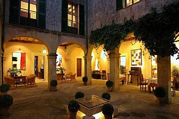 Llenaire Boutique Hotel, Pollensa terrace