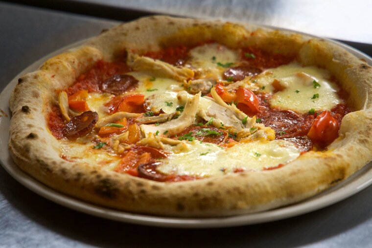 Pizza at Bar Nash in Satin Jean d'Aulps