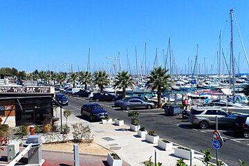 car parked next to a port in St Laurent