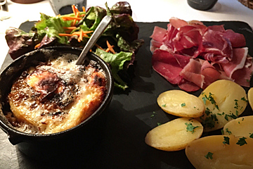 Au Coin du Feu Restaurant, Plagne Soleil / Village style of cuisine