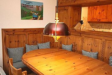Bythinelles 5 Apartment, Meribel dining room