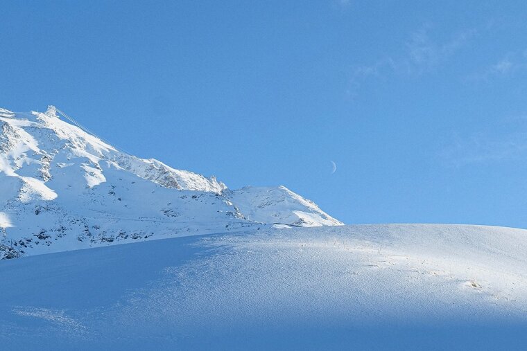 Sunshine and snow on the pistes in Les Arcs