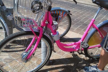 Pink bike on station at VCUB, Bordeaux - Centre