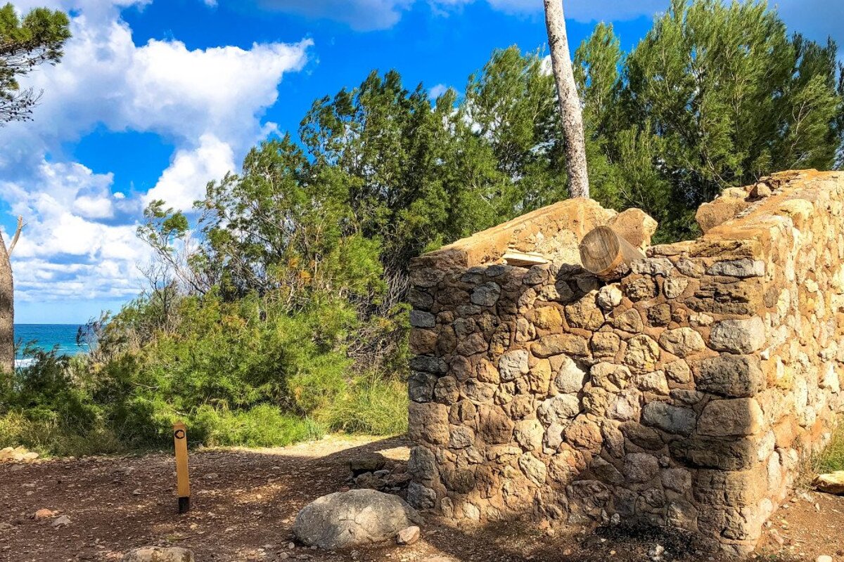 A wintery coastal hike on the Cami de Sa Volta des General