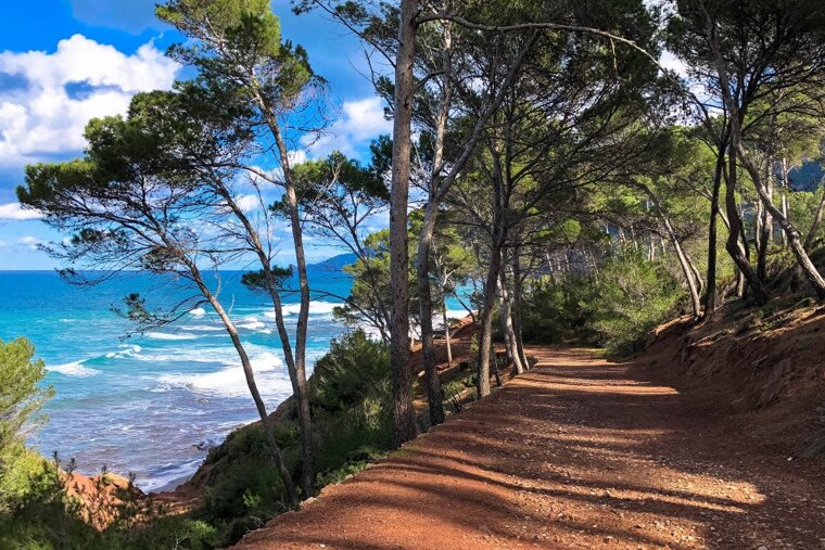 A wintery coastal hike on the Cami de Sa Volta des General