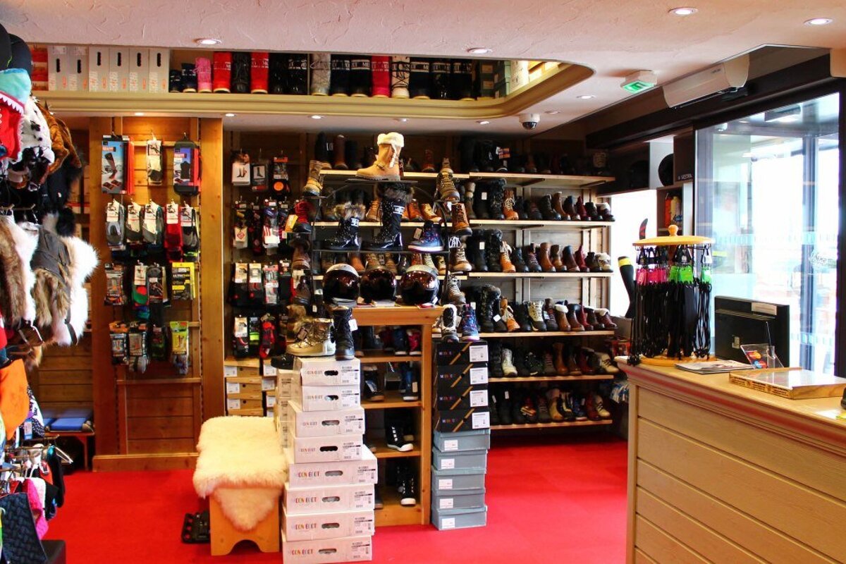 Zenith - Ski Hire, Val Thorens shop interior