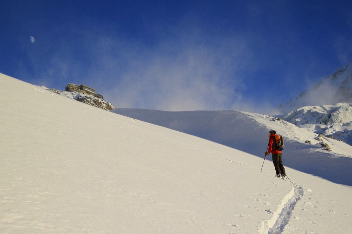  off-piste skiing
