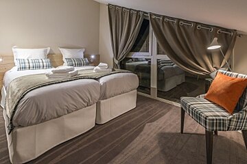Les Chalets du Jardin Alpin Residence, 3 bedroom, Val d'Isere - Centre twin bedroom