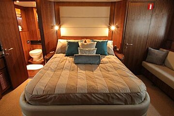 Vitech 80' 25.3m Motor Yacht, Palma Centre & Marina cabin