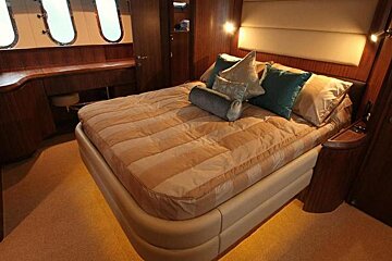 Vitech 80' 25.3m Motor Yacht, Palma Centre & Marina cabin