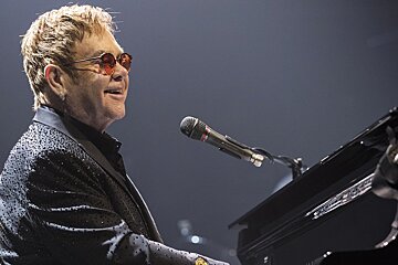 Elton John & his band live, Monaco