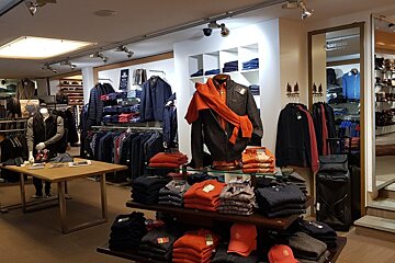 Fellay Mode and Sport Boutique, Verbier - Centre shop interior