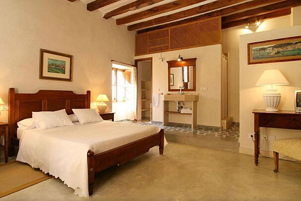 Sa Bisbal Rural Hotel, Selva double bedroom