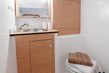 Dufour 350 GL 10.2m Sailing Yacht, Palma de Mallorca bathroom