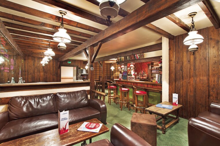 Les Anemones Chalet Hotel, Courchevel lounge room