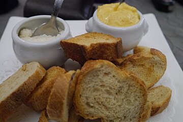 croutons, parmesan & sauce