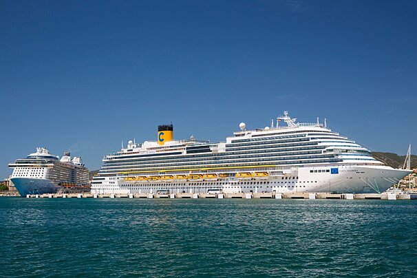 Cruise ships in Palma de Mallorca