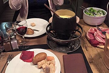 Le Refuge Restaurant, Plagne Centre style of cuisine