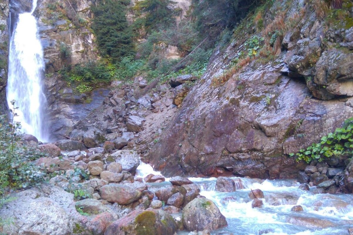 Cascade du Dard from Chamonix