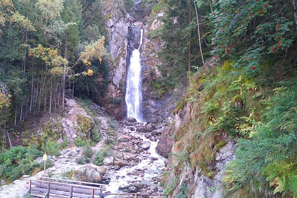 Cascade du Dard from Chamonix