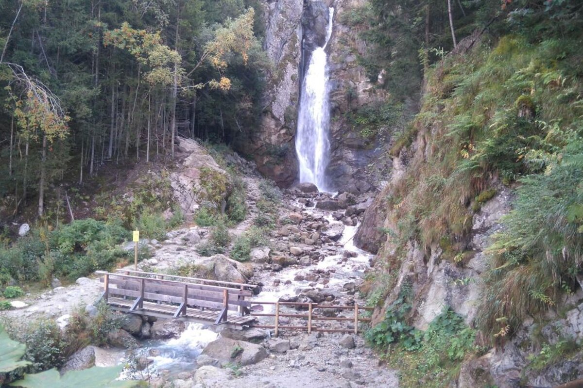 Cascade du Dard from Chamonix