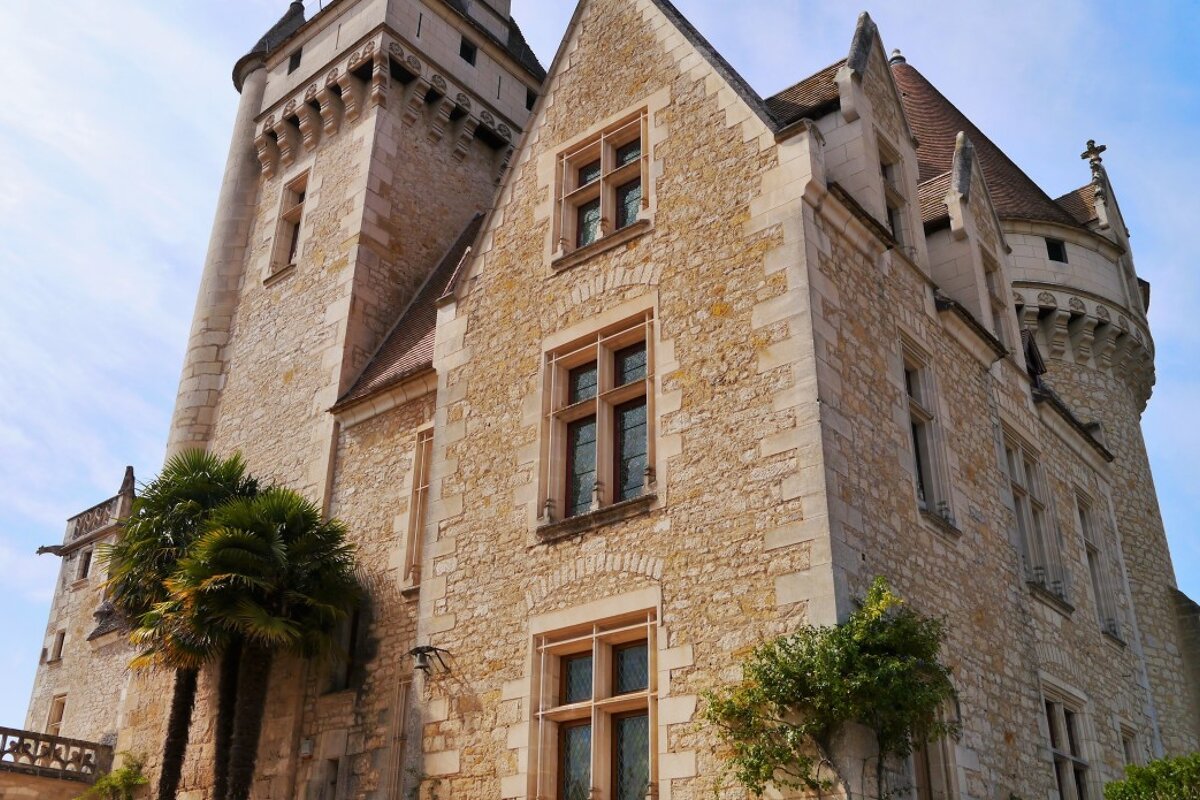 the side of the exterior of chateau des milandes