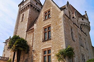 the side of the exterior of chateau des milandes