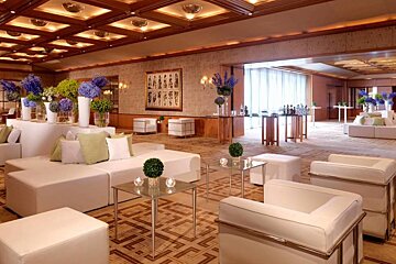 Four Seasons Hotel, Milan lounge room 