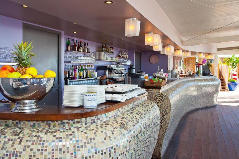 Vegaluna Beach Club, Cannes bar
