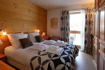 Plein Sud Apartment, Val d'Isere - Centre double bedroom