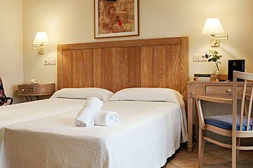 Voramar Hotel, Formentera twin bedroom