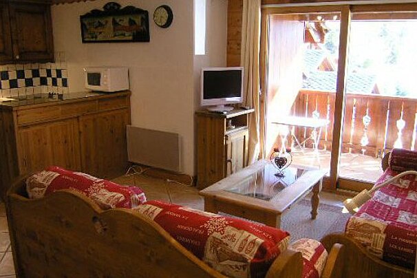Fermes de Meribel 13 Apartment, Meribel Village living-room