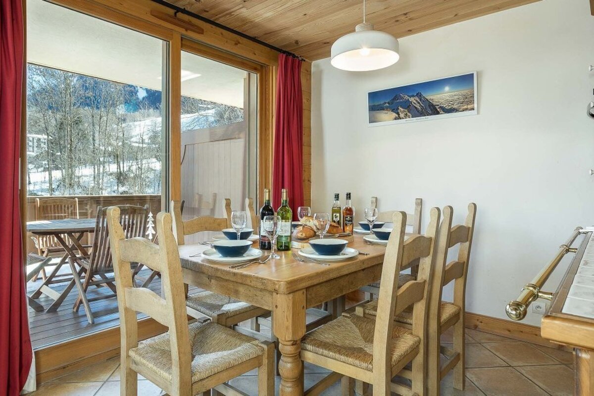 Kandahar Apartment, Chamonix - Les Houches dining room