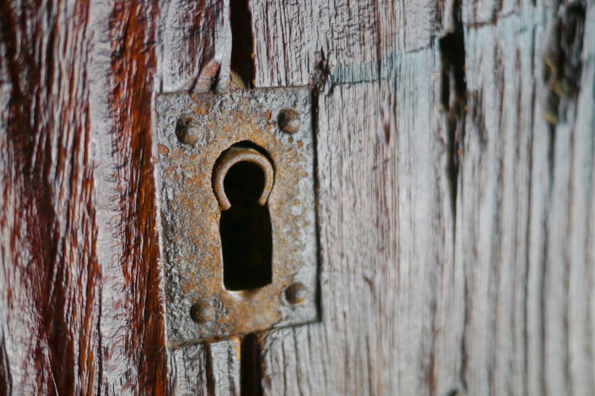 Door detail on Sant Mateu Church ibiza
