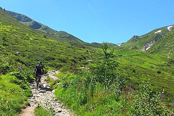 An image of mountain bikers in the alps near chamonix mont blanc