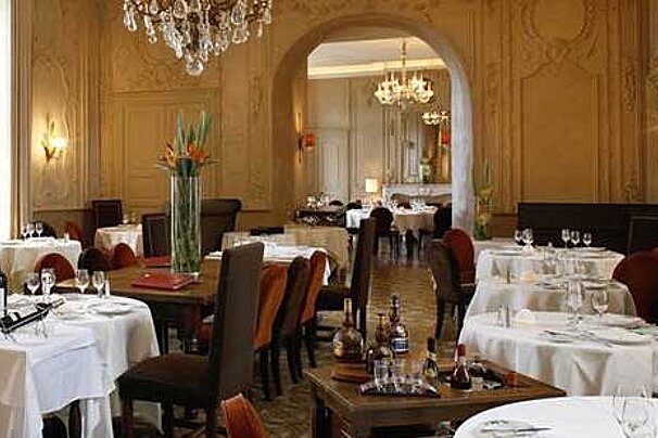 Chateau de Mercues Restaurant, Cahors interior