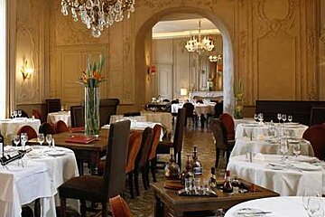 Chateau de Mercues Restaurant, Cahors interior