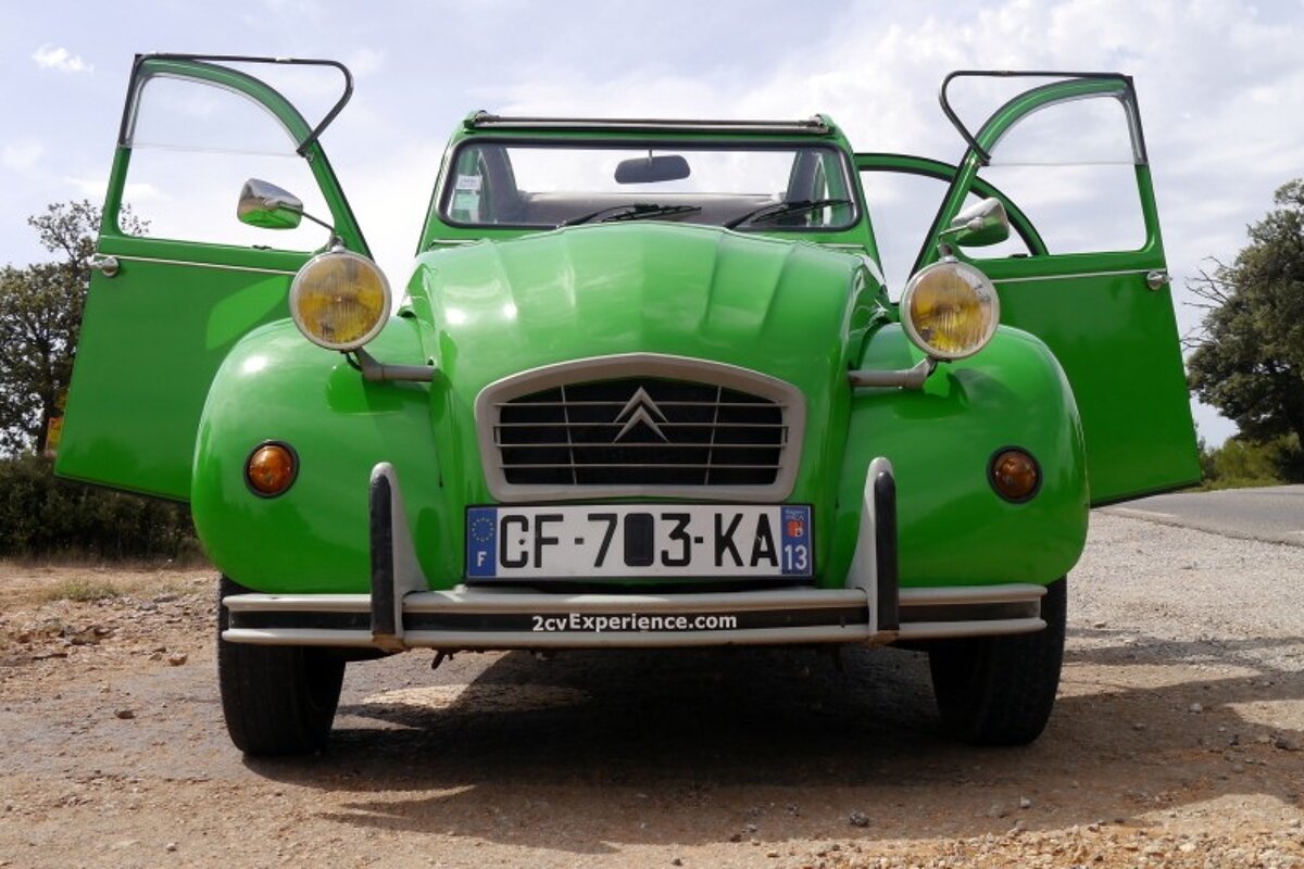 Vintage Road Trip 2CV