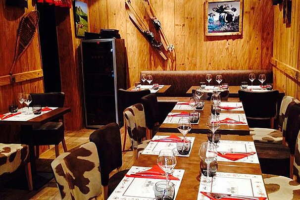 L'Alti 16 Pizzeria Restaurant, Meribel Valley interior