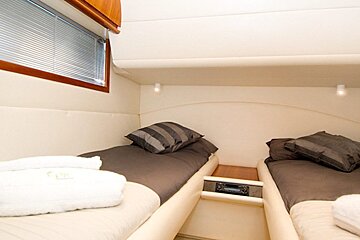 Pershing 54' 15.7m Motor Yacht, Mallorca Island cabin