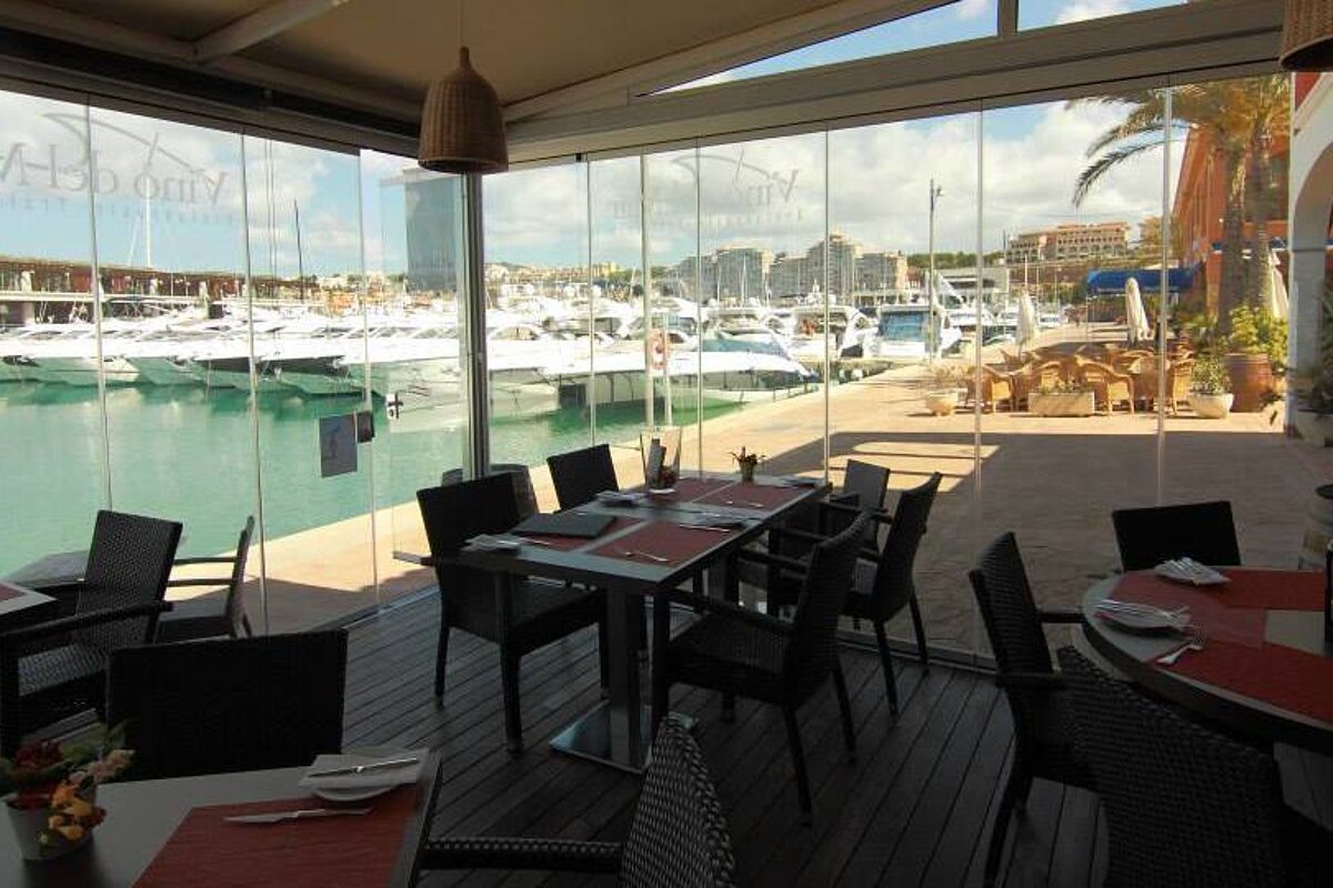 Trattoria Vino del Mar Restaurant, El Toro (Port Adriano) interior