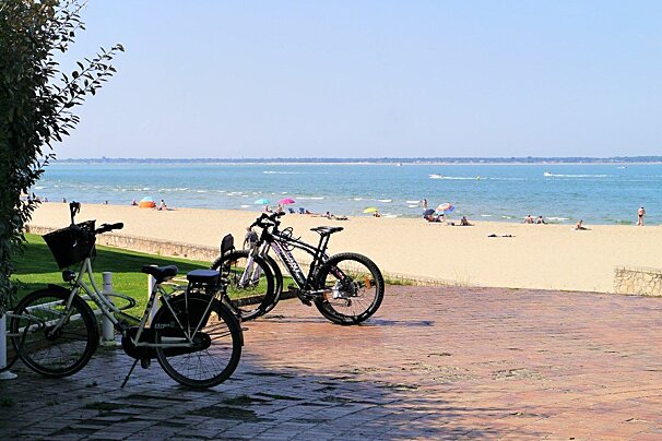 Bikes on arcachon beach